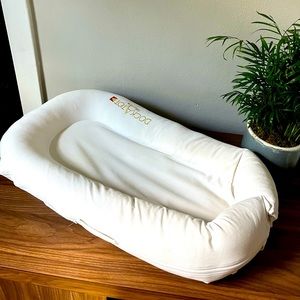 Dock-A-Tot Deluxe+ in Pristine White